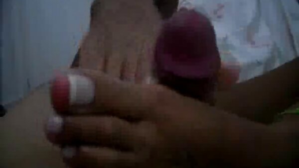 Batang cerita lucah main dengan makcik hitam yang besar tidak sesuai dengan mulut Cherie yang seksi