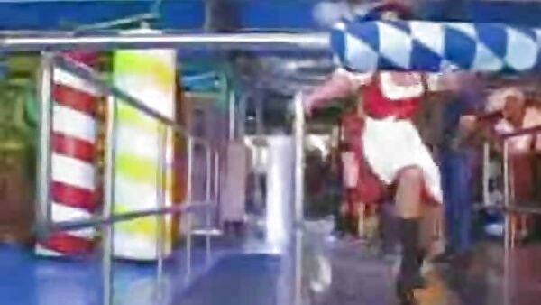Stefanie Renee memberikan blowjob koleksi cerita lucah makcik dan menunggang batang gemuk di atas