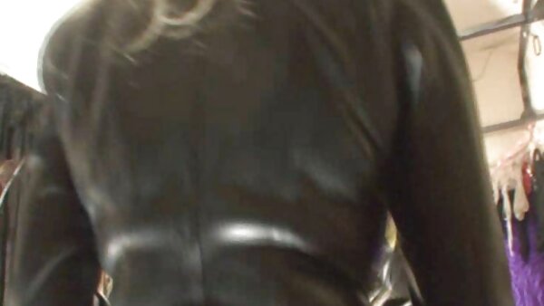 Buxom si rambut coklat memberikan blowjob dan titjob cerita seks makcik yang hebat dalam POV
