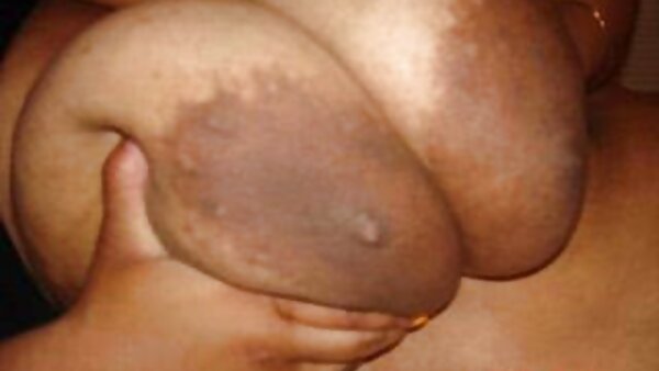 Si cantik berambut cerita lucah makcik jiran perang fleksibel Sadie Swede melebarkan kakinya seperti seorang gimnas