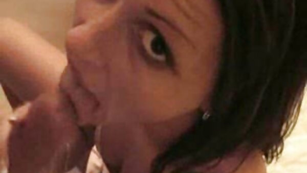 Anak cerita sex dengan makcik patung seks si rambut coklat dumpy mendapat assfucked dalam pose doggy