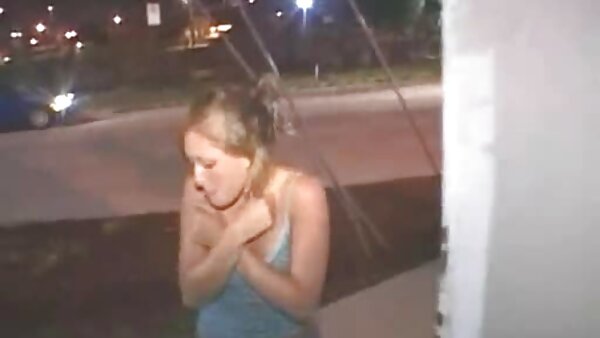 Gadis berambut merah bogel dari UK kisah sex makcik melancap pukinya yang dicukur