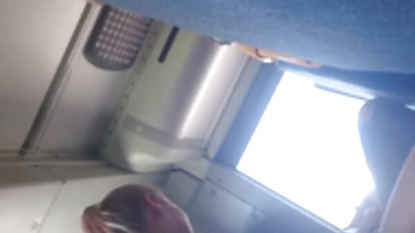 Awek berambut coklat perempuan murahan dalam ketat cerita makcik gersang korset menghisap batang bola dalam